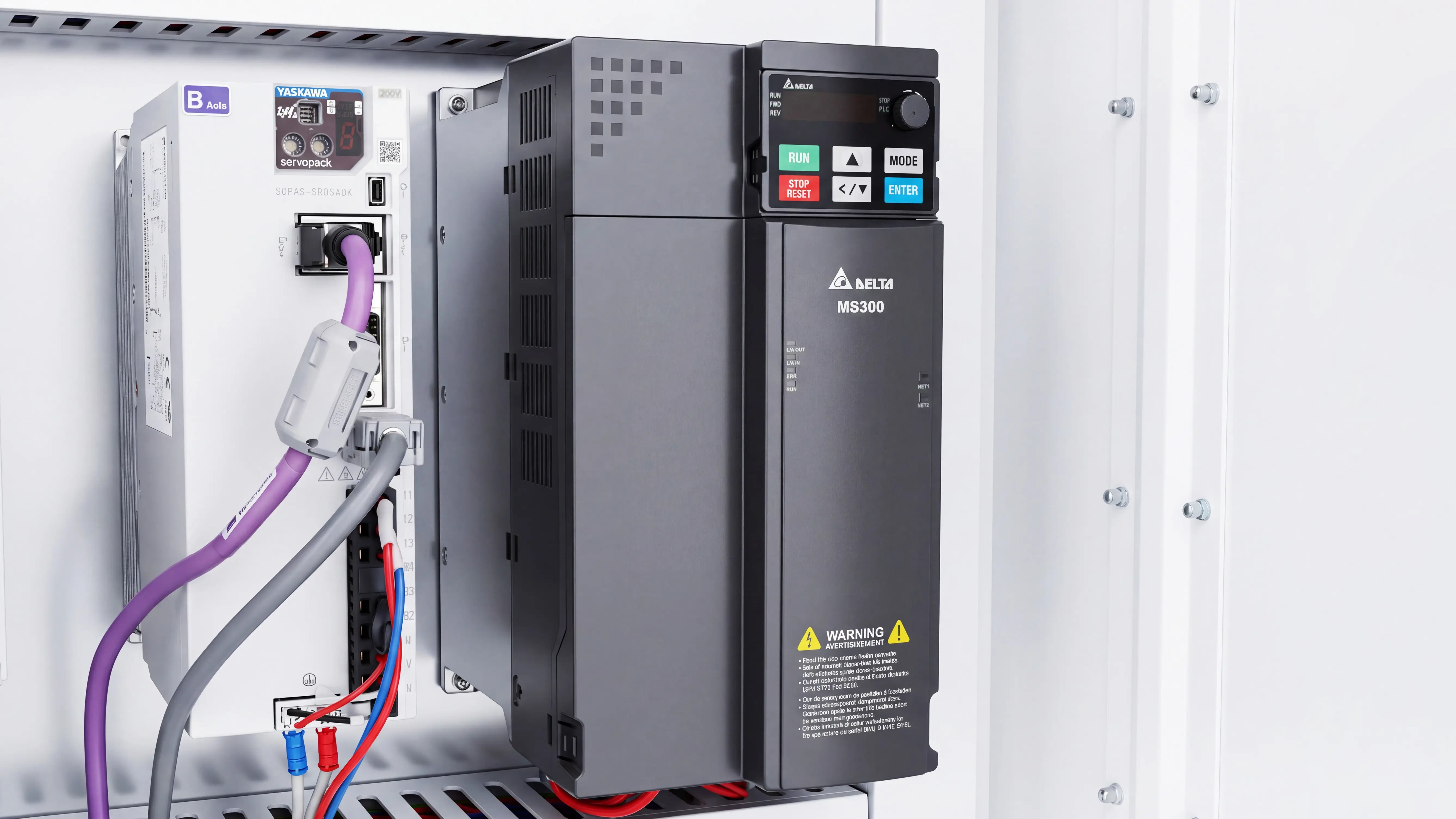 Delta High-Performance Vector Inverter of Spire 2140 Automatic loading & unloading CNC nesting machine with 4-axis swing head and drilling unit
