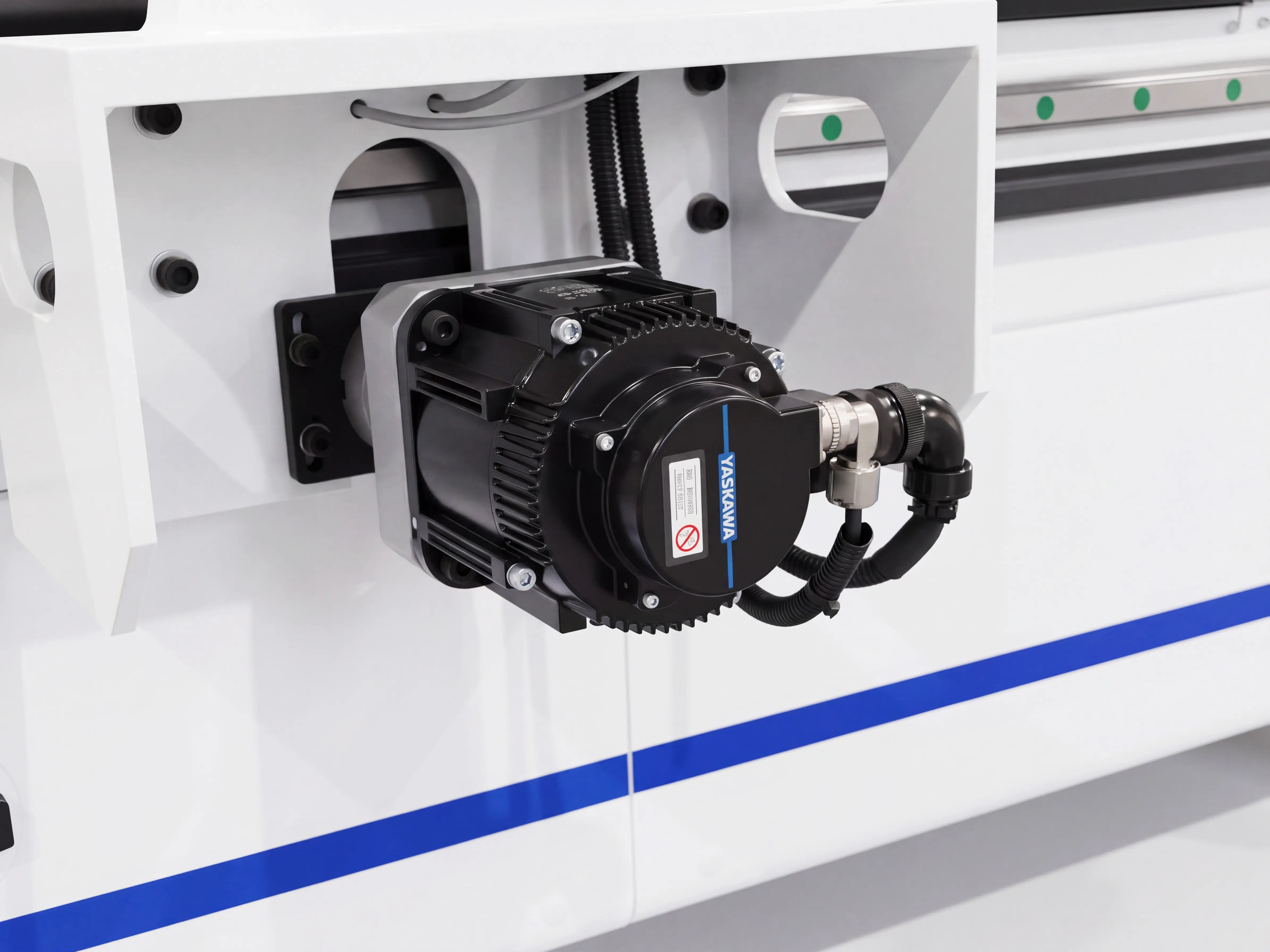 Japanese yaskawa m3 bus servo motor for Spire 2140 Automatic loading & unloading CNC nesting machine with 4-axis swing head and drilling unit