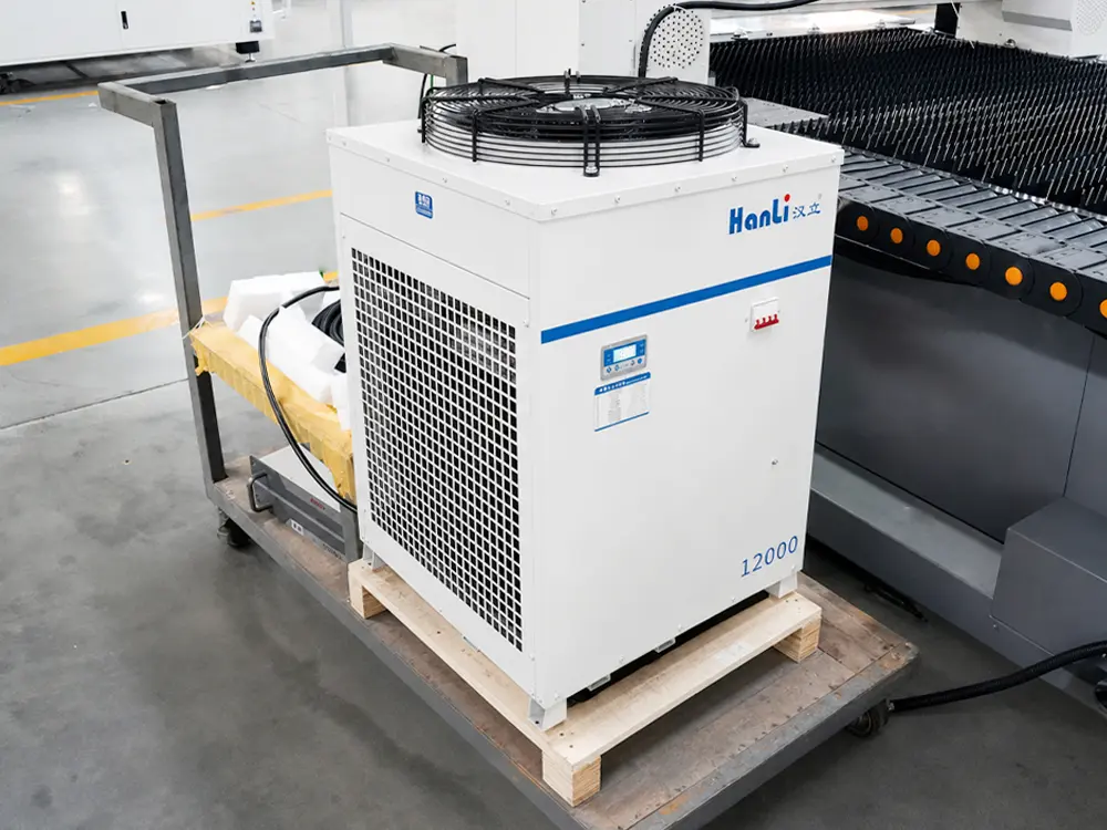 Hanli 12kW laser chiller Hanli 12kW laser chiller of the 5x10ft fiber laser metal sheet cutting machine