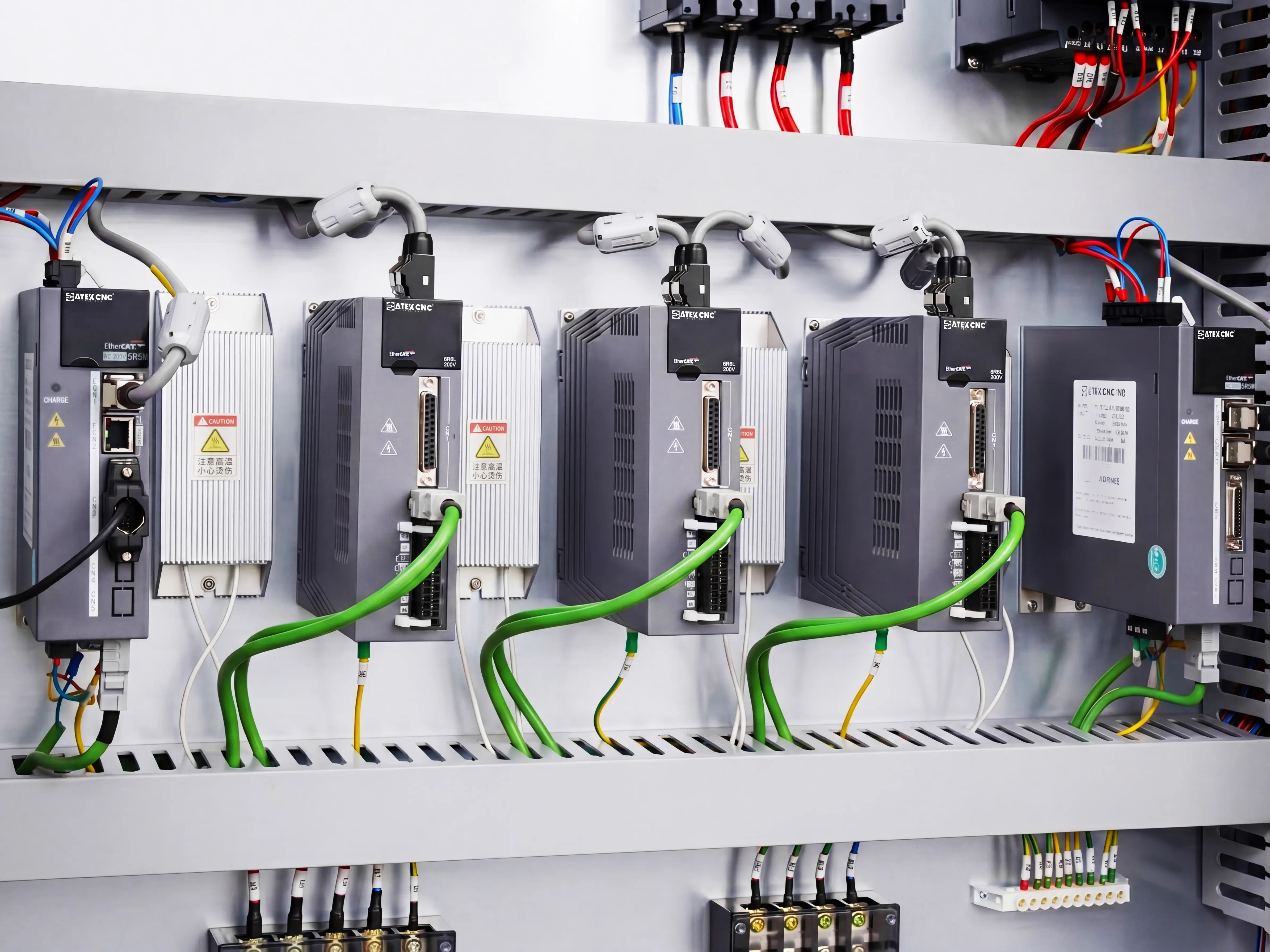 Taiwan LNC 1500W servo drive of Spire 1530 4-axis CNC router