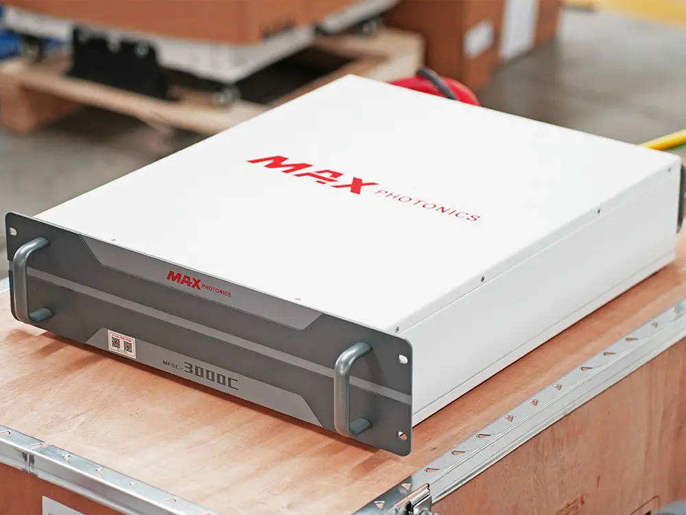 Max 3000W fiber laser source for high-speed fiber laser tube cutting machine with automatic loading & unloading