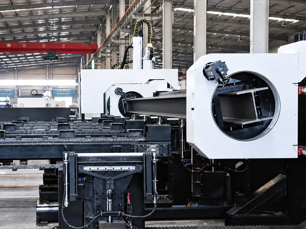 Three front chucks Three front chucks of large 4-chuck fiber laser tube cutting machine