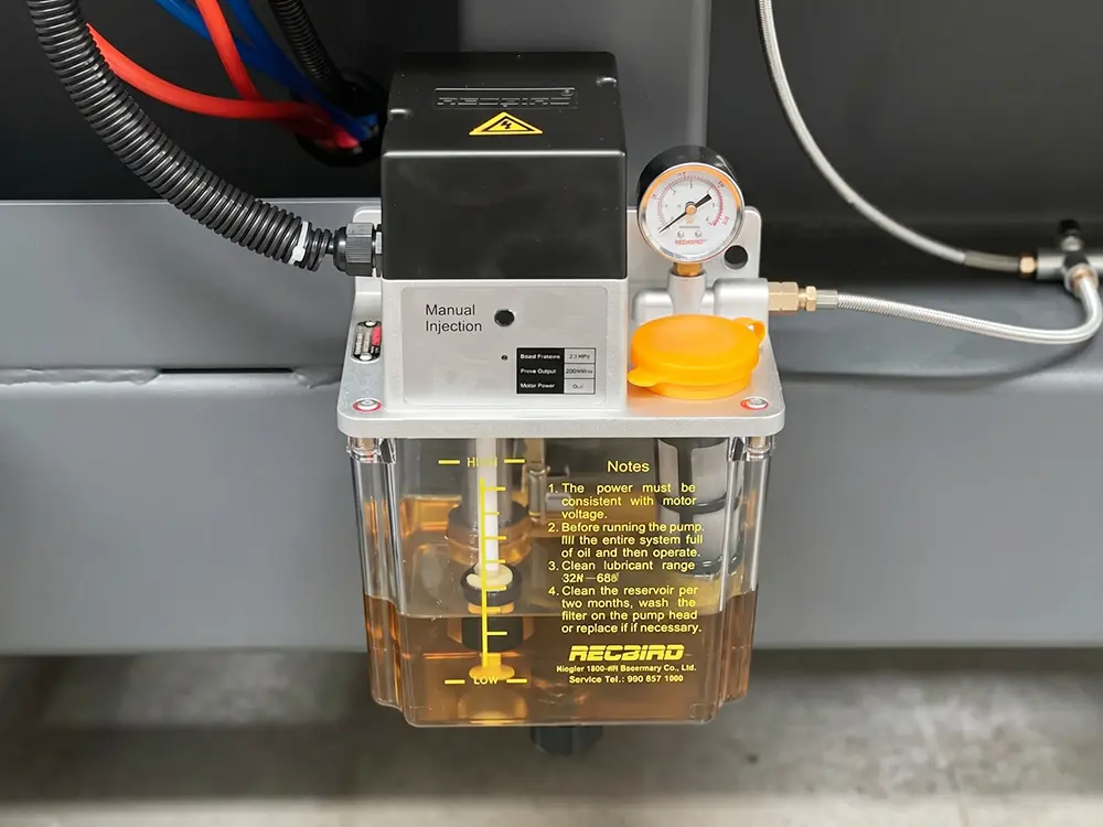 Automatic lubrication system Automatic lubrication system of large 4-chuck fiber laser tube cutting machine