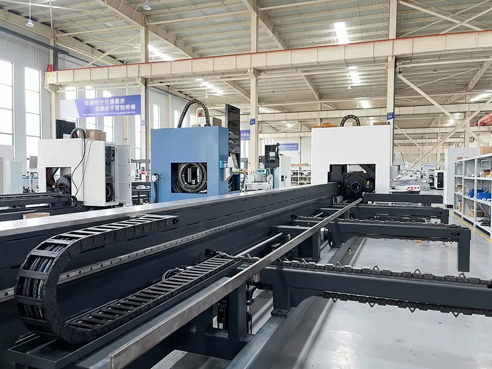 Automatic loading unit Automatic loading unit of large 4-chuck fiber laser tube cutting machine