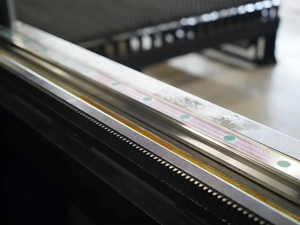 Linear guideway and rack and pinion Linear guideway and rack and pinion for the large-format fiber laser sheet cutting machine