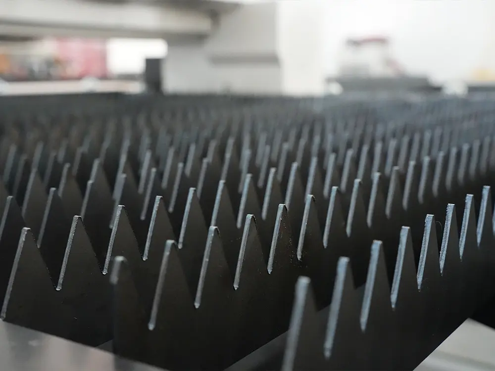 Modular tooth-type slat worktable Modular tooth-type slat worktable of the classic fiber laser sheet & tube cutting machine