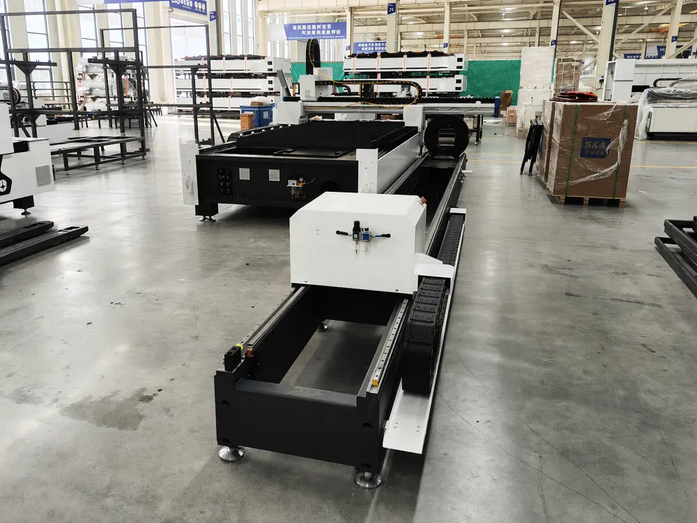 Tube clamping system Tube clamping system of the classic fiber laser sheet & tube cutting machine