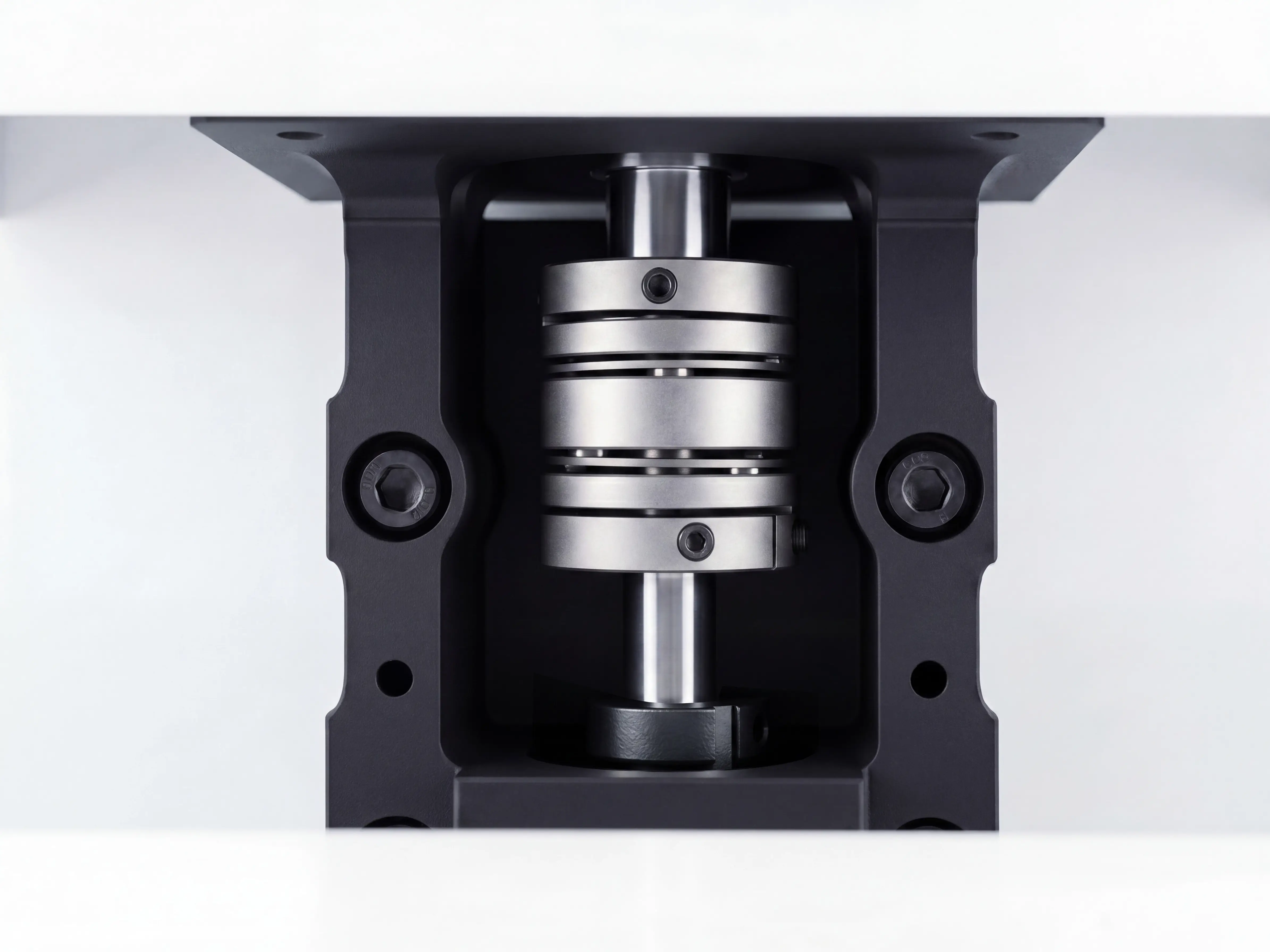 High-precision diaphragm coupling of Spire 2130 CNC router with 4-axis swing head and rotary 4th axis