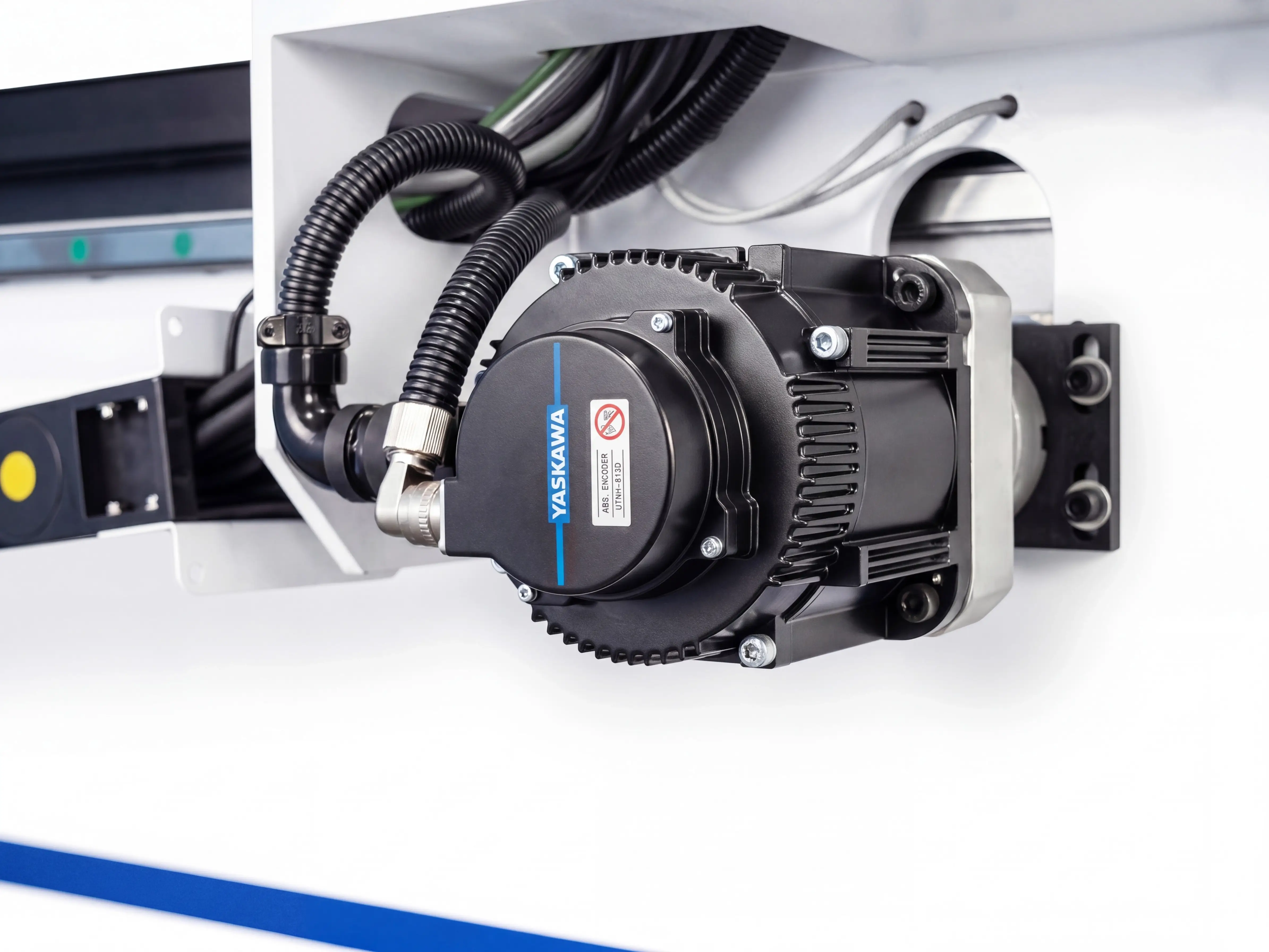 askawa 1300W servo motor for Y-axis of Spire 2130 CNC router with 4-axis swing head and rotary 4th axis