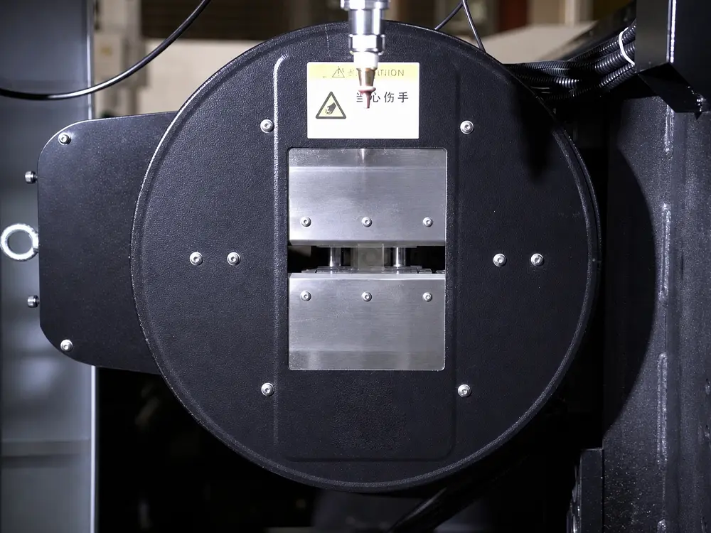 Front chuck of the 2-chuck fiber laser tube cutting machine with feeding system