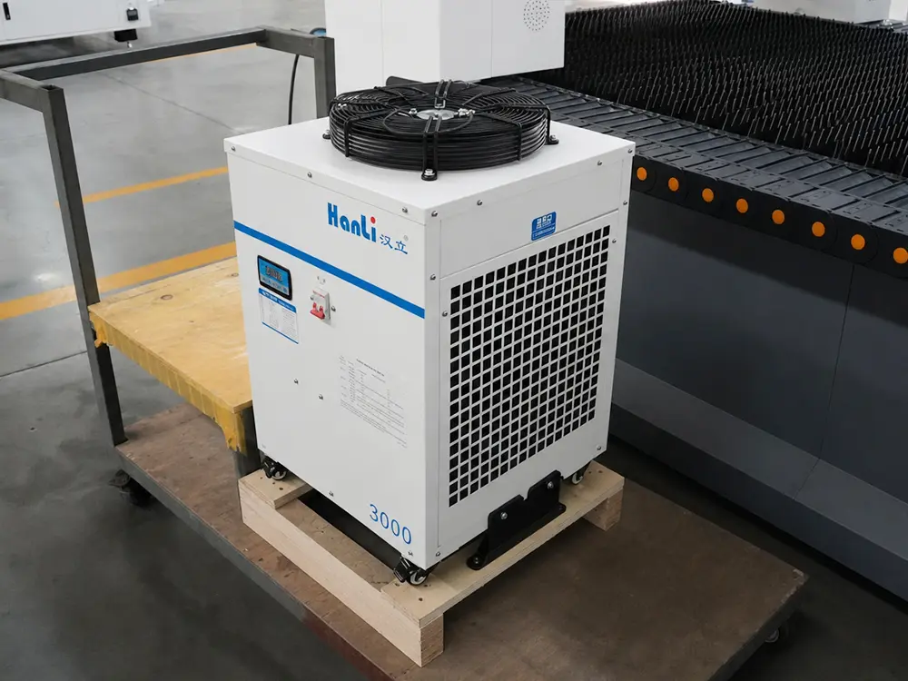 Hanli 3000W industrial chiller for the 2-chuck fiber laser tube cutting machine with feeding system