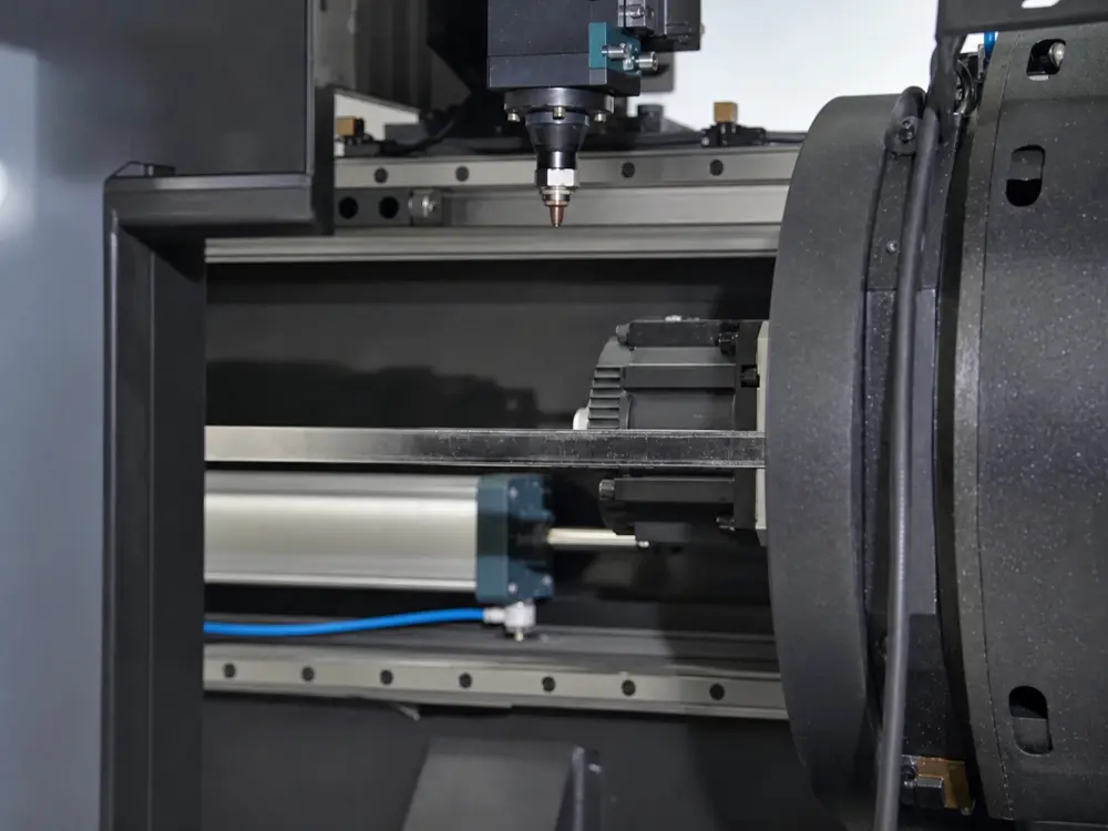 Inovance servo system of the 2-chuck fiber laser tube cutting machine with feeding system