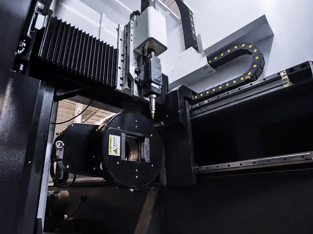 Bochu BLT310T intelligent laser cutting head for the 2-chuck fiber laser tube cutting machine with feeding system