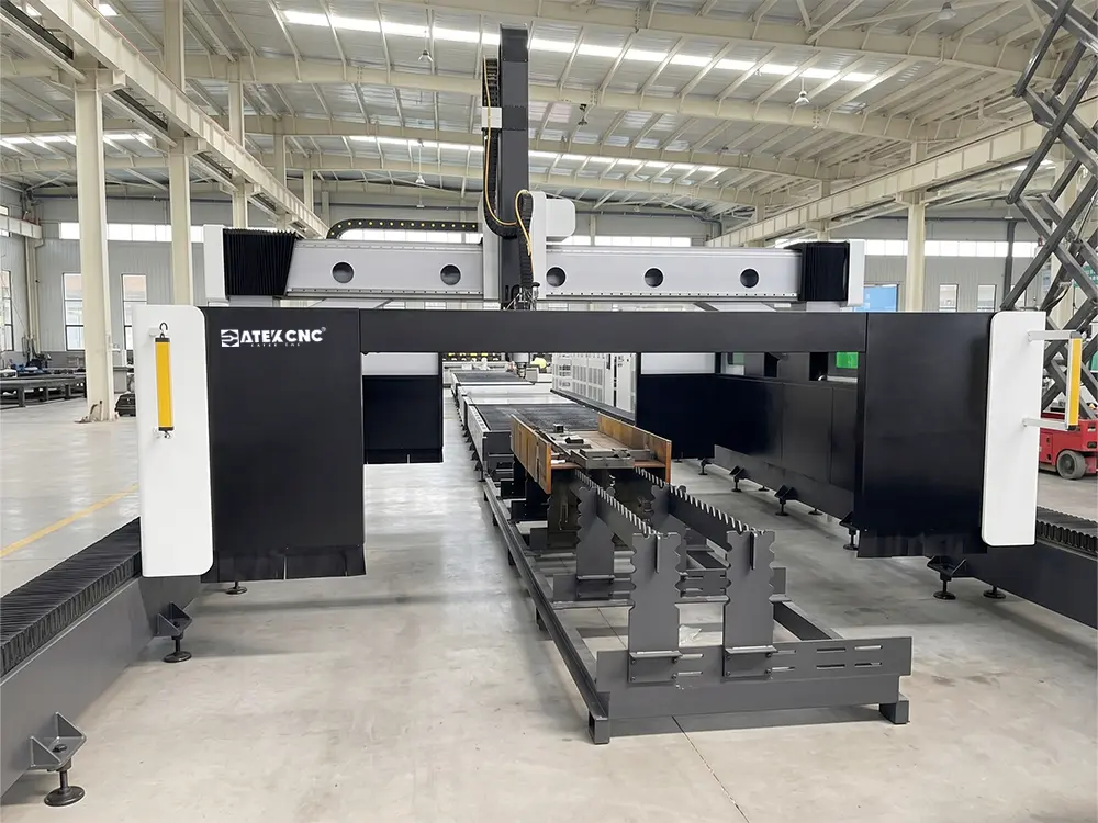 Sheet metal protective enclosure of the CK-13033-GRH large-scale all-in-one fiber laser cutting machine