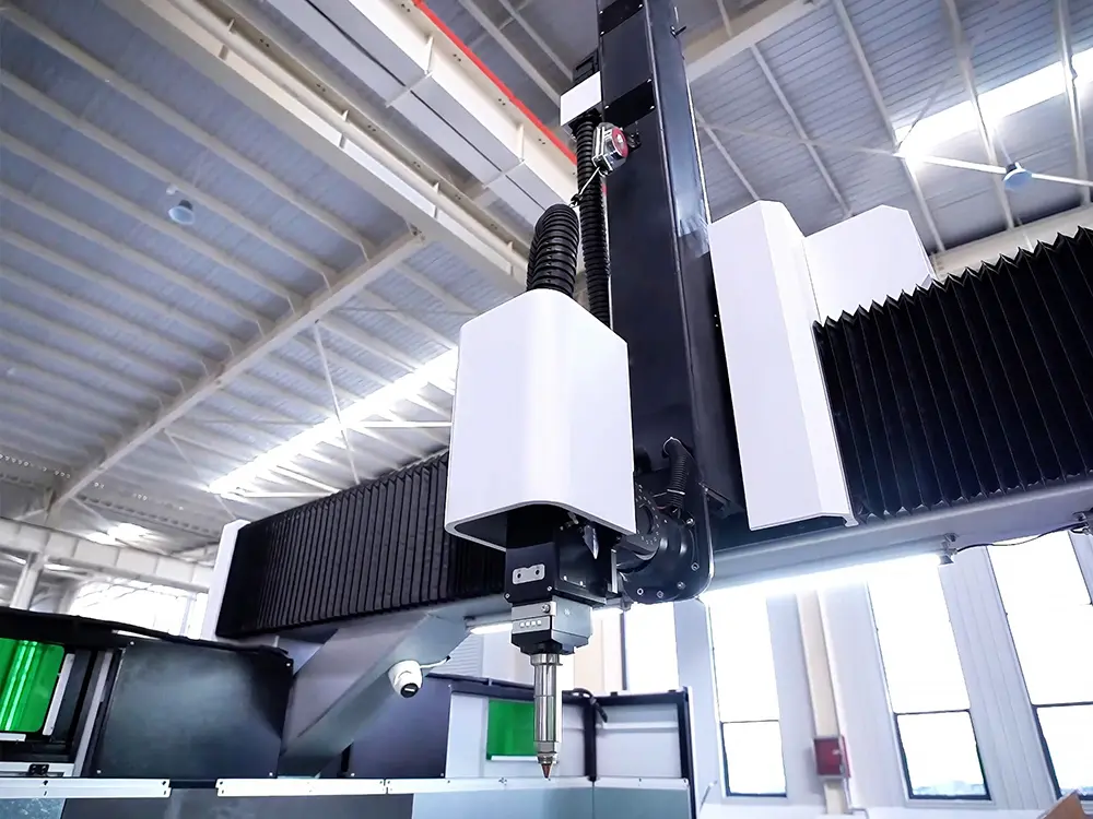 BOCI BLT4 P-series intelligent cutting head of the CK-13033-GRH large-scale all-in-one fiber laser cutting machine