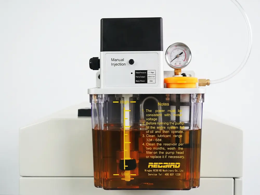 Automatic lubrication system of the CK-13033-GRH large-scale all-in-one fiber laser cutting machine