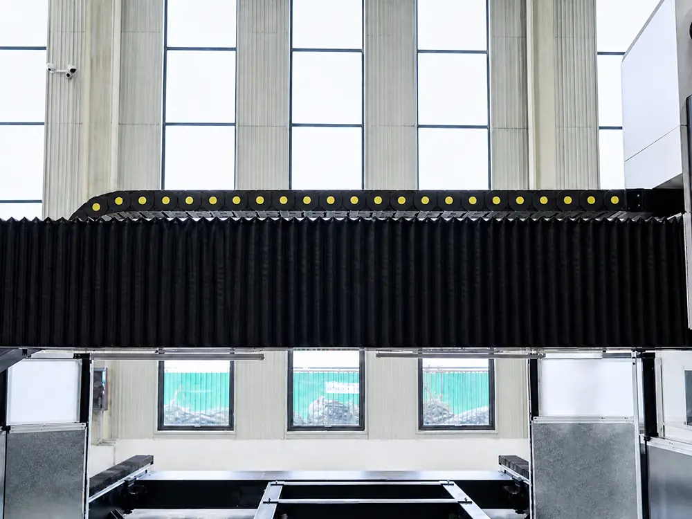 Fully enclosed cable carrier of the CK-13033-GRH large-scale all-in-one fiber laser cutting machine