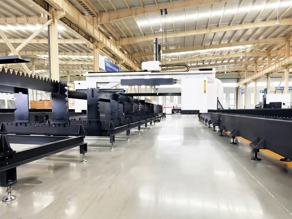 Modular heavy-duty ground-rail machine bed of the CK-13033-GRH large-scale all-in-one fiber laser cutting machine
