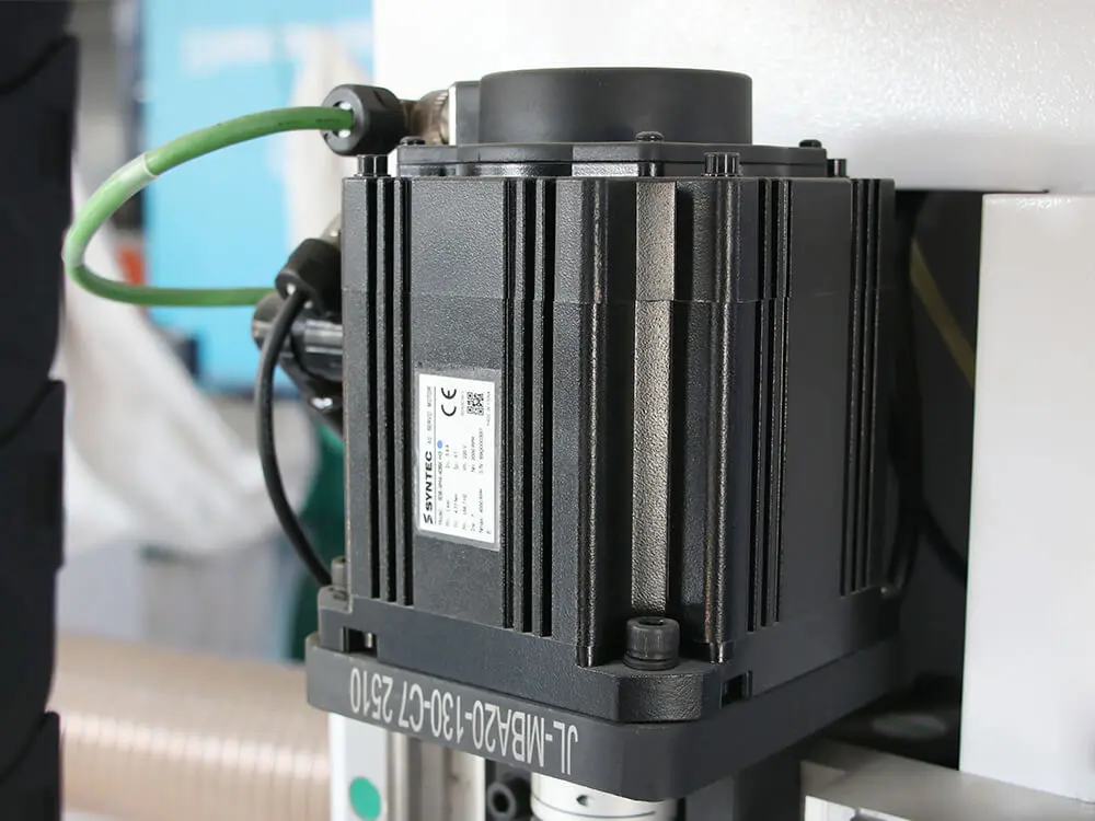 Taiwan Syntec bus absolute servo motors for ATC CNC nesting machine