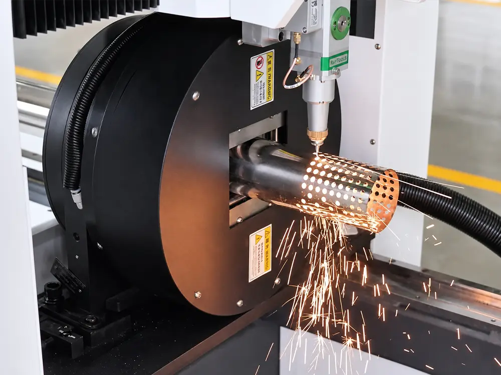 Raytools BT220-3D laser cutting head Raytools BT220-3D laser cutting head of the small affordable fiber laser tube cutting machine