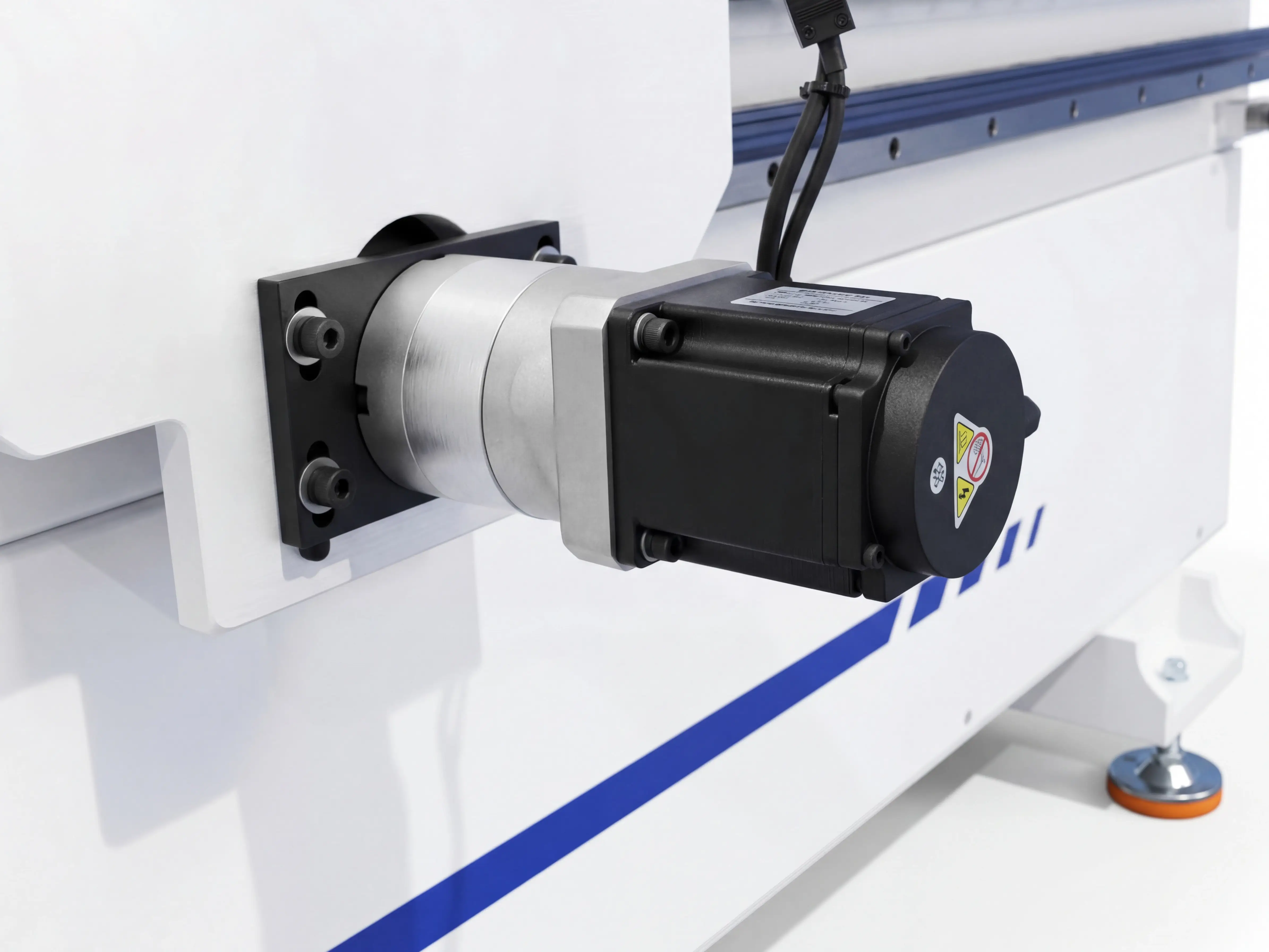 CATEKCNC self-developed 750W servo motor for Y-axis of Spire 1520 CNC router