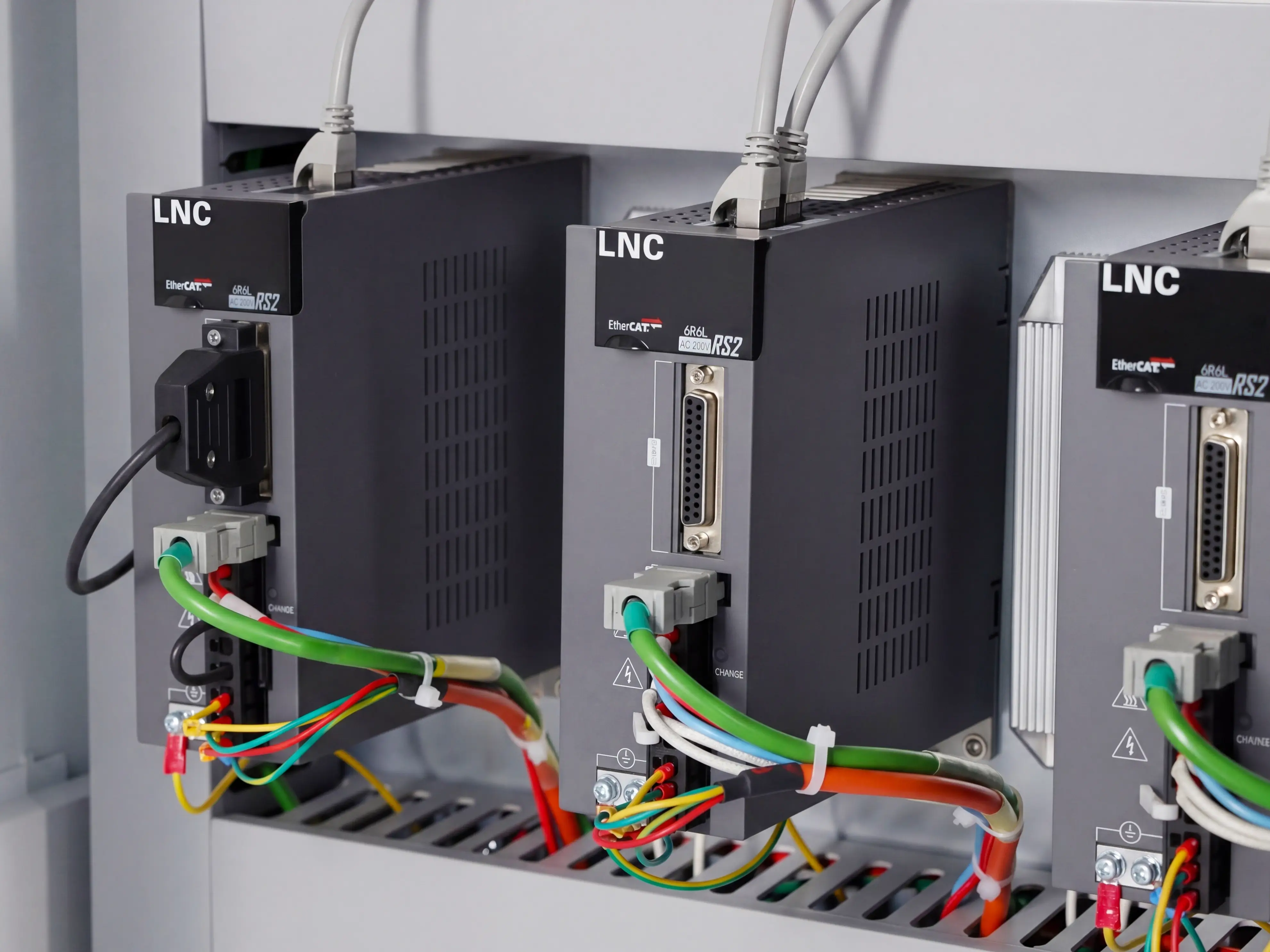 Taiwan LNC 1500W servo drive of Spire 1530 CNC nesting machine