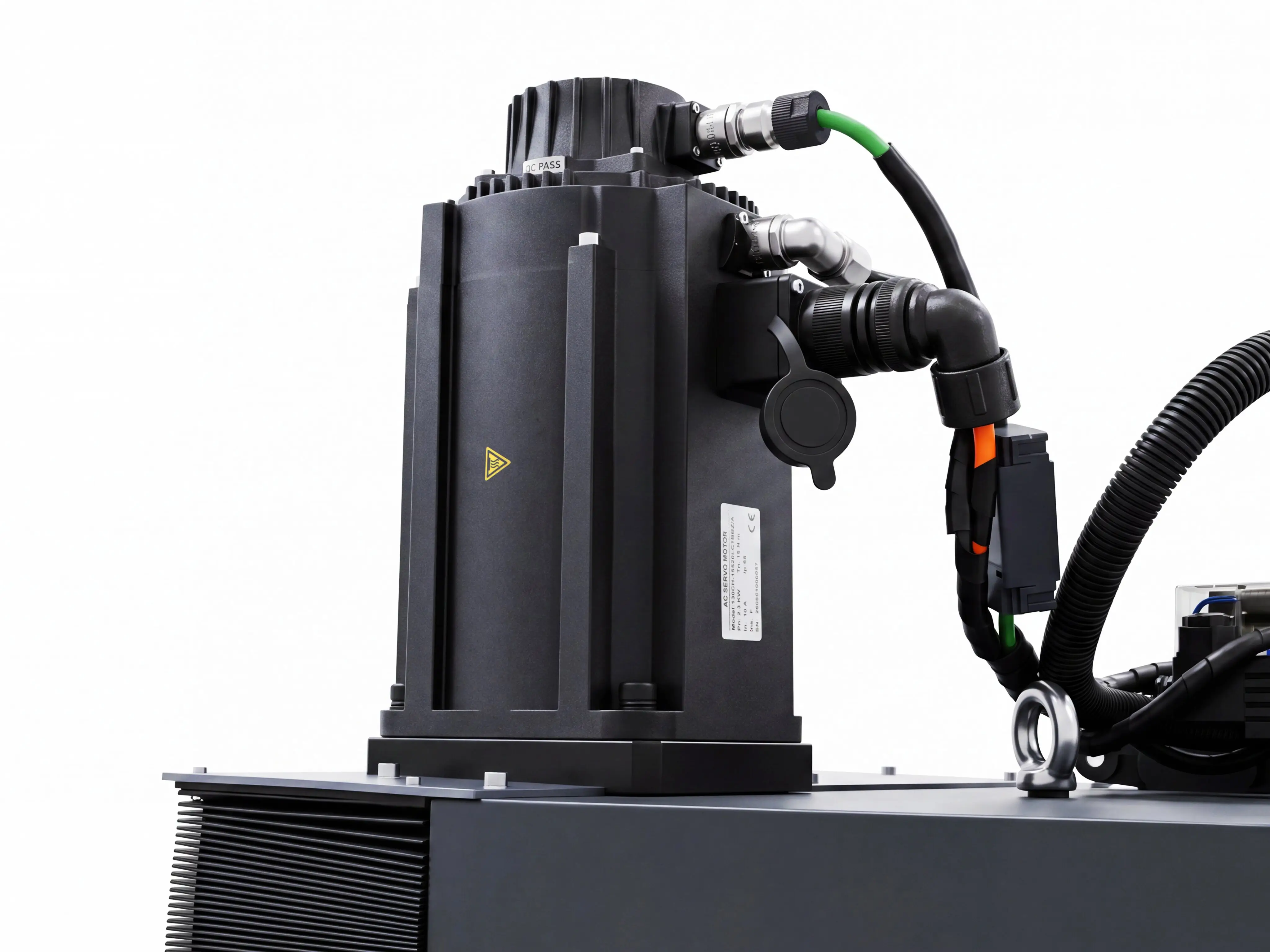 LNC servo motor for Z-axis of Spire 1530 5-axis CNC wood lathe