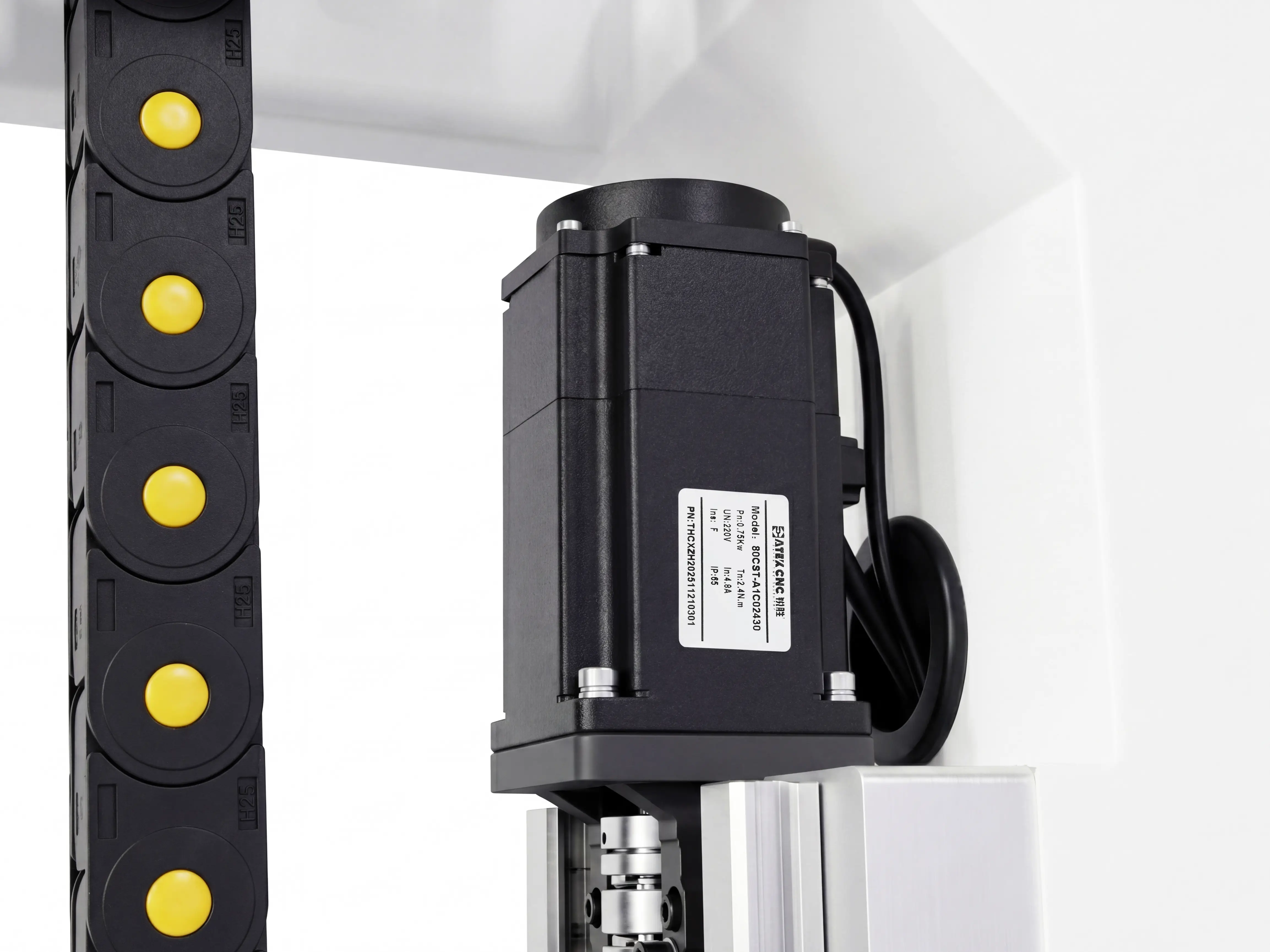 CATEKCNC self-developed 750W servo motor for Z-axis of Spire 1325 CNC router