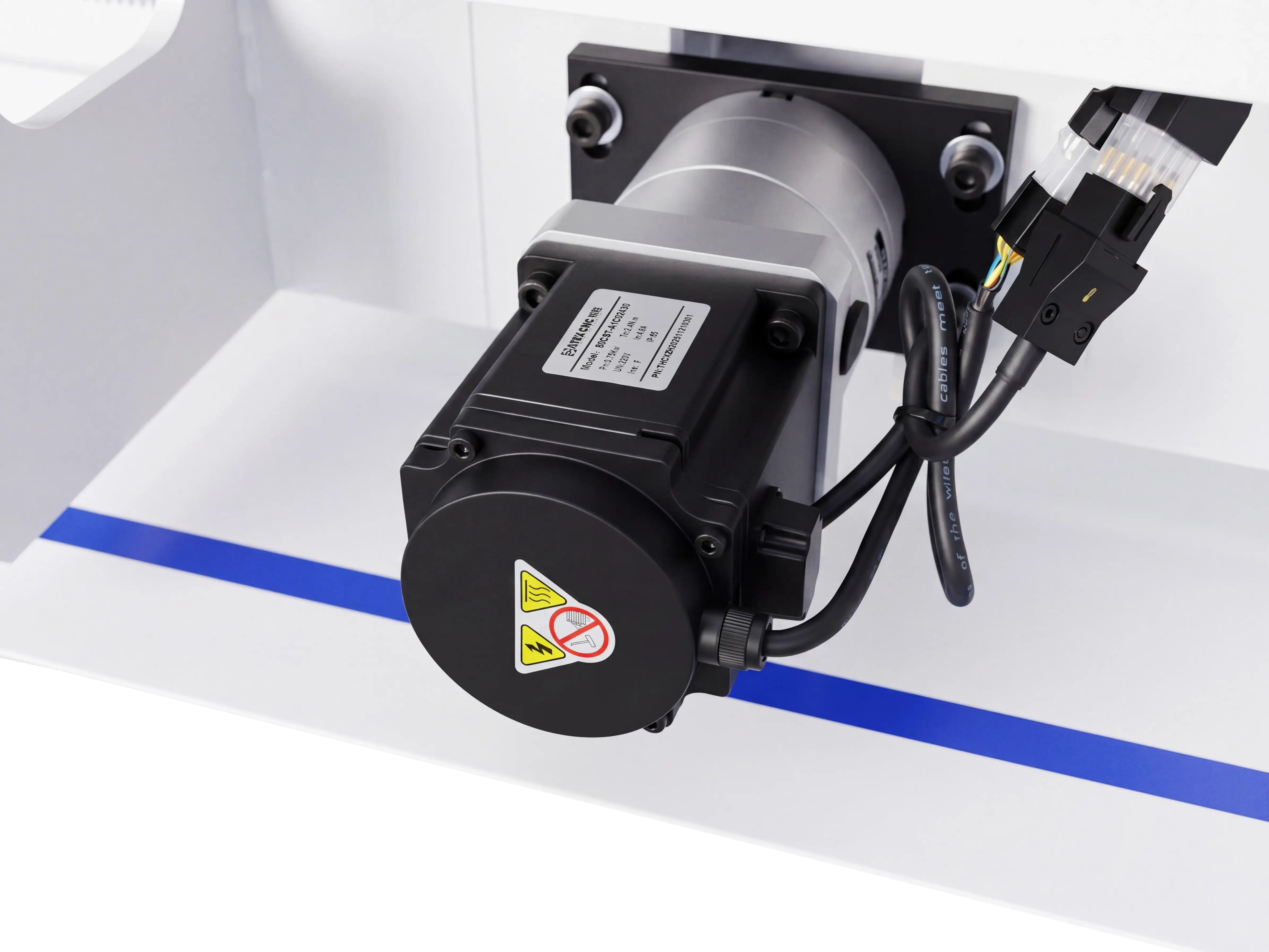 CATEKCNC self-developed 750W servo motor for Y-axis of Spire 1325 CNC router