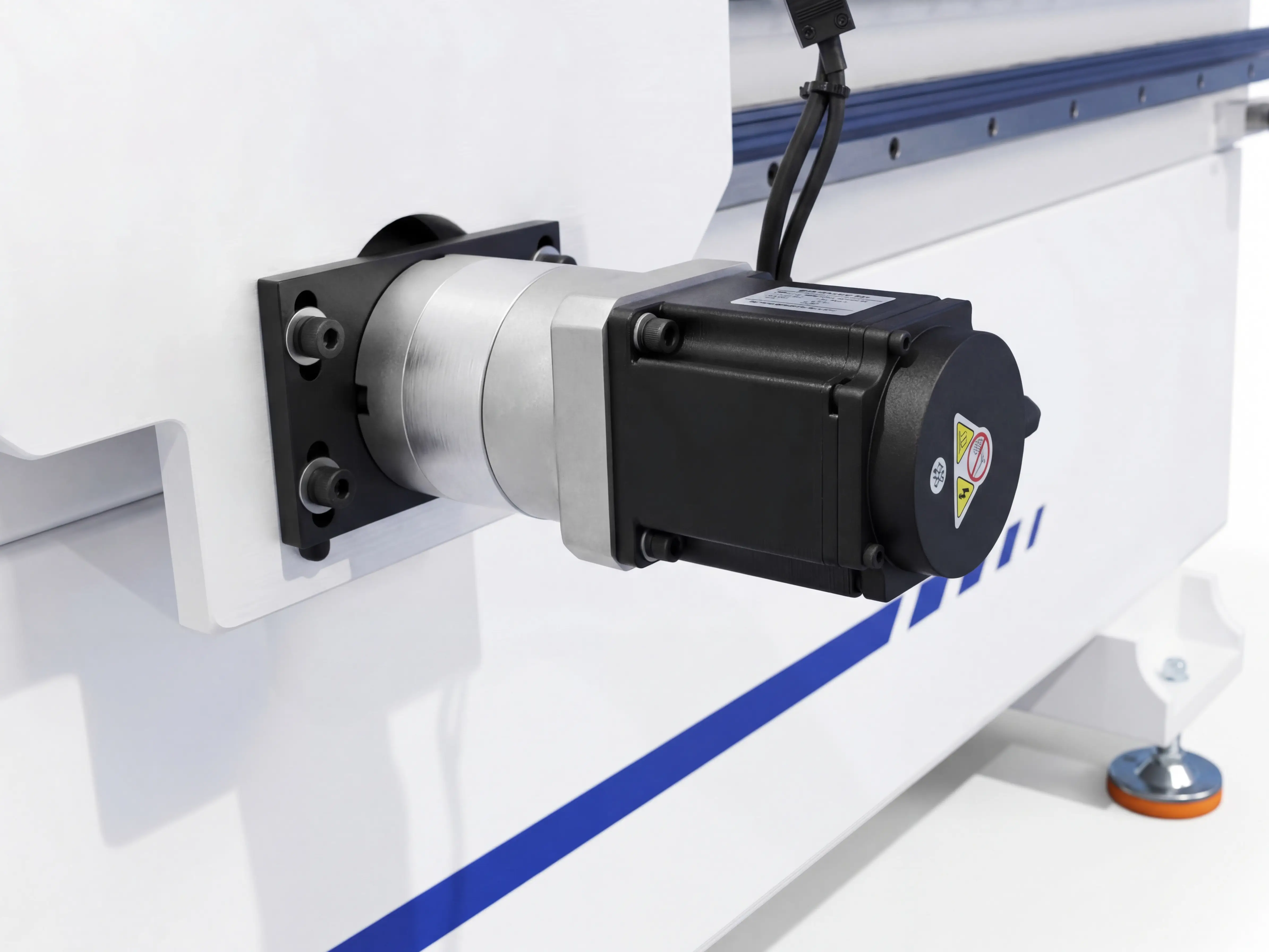 CATEKCNC self-developed 750W servo motor for Y-axis of Spire 1325 CNC router