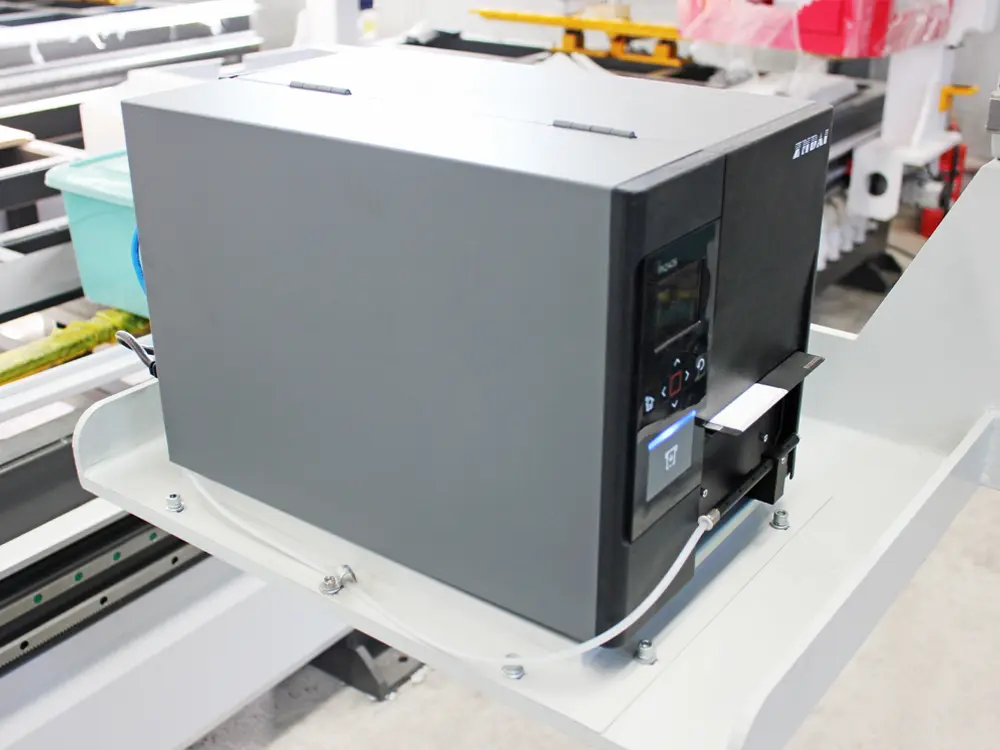 Automatic labeler Automatic labeler