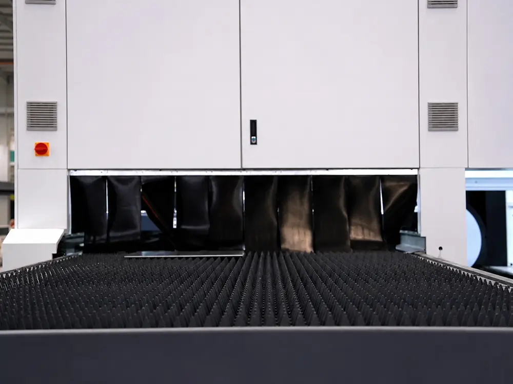 Fiber Laser Cutting Machine with Shuttle Table for Sheet and Tube Cutting