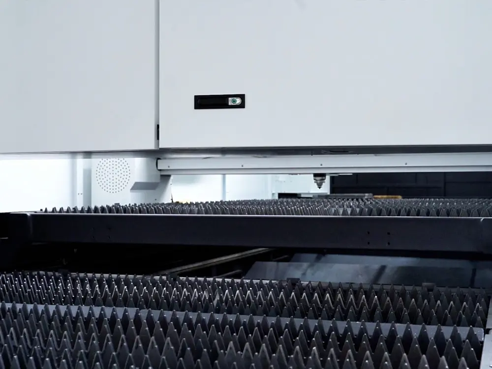 Enclosed Fiber Laser Sheet Cutting Machine with Shuttle Table