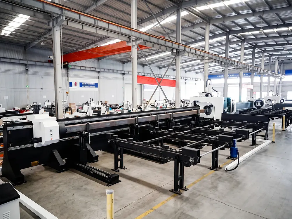 Industrial Large 4-Chuck Fiber Laser Tube Cutting Machine With Automatic Feeder