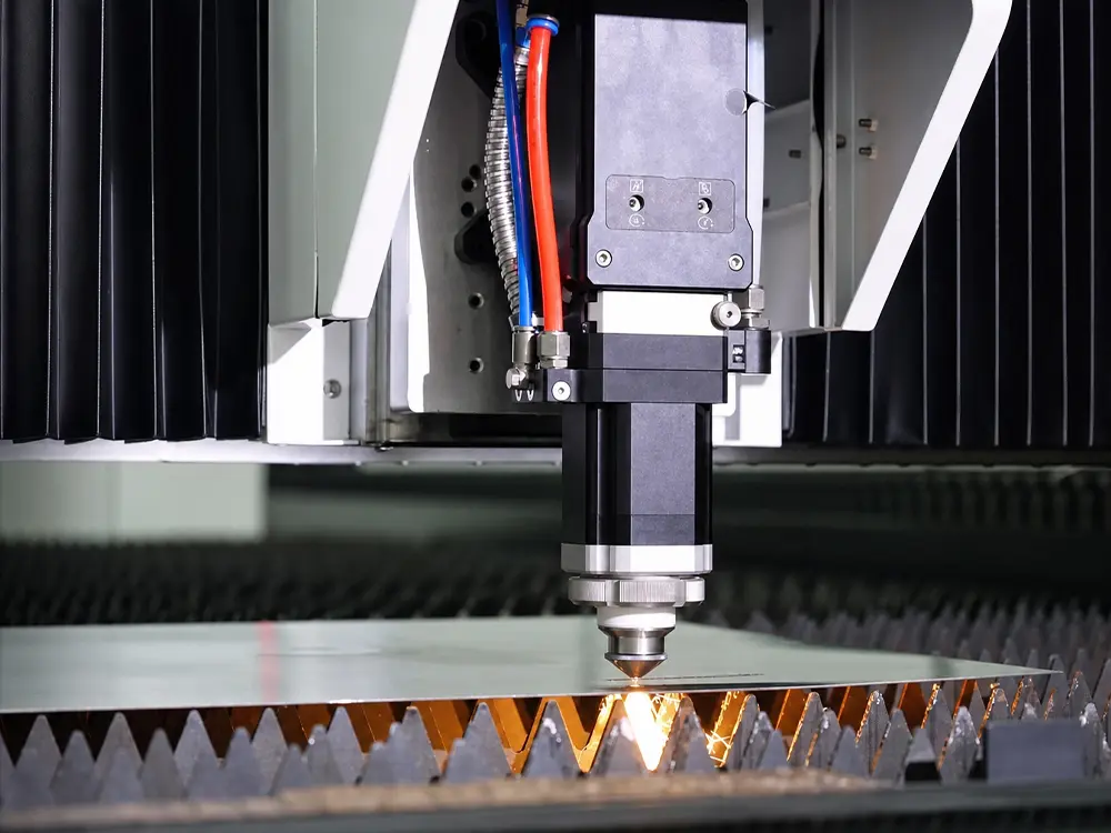 Enclosed Fiber Laser Sheet Cutting Machine with Pull-Out Worktable