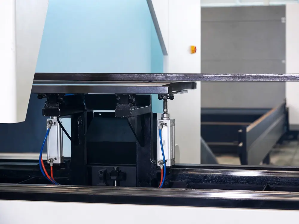 3-Chuck Fiber Laser Cutting Machine for Tubes and Profiles