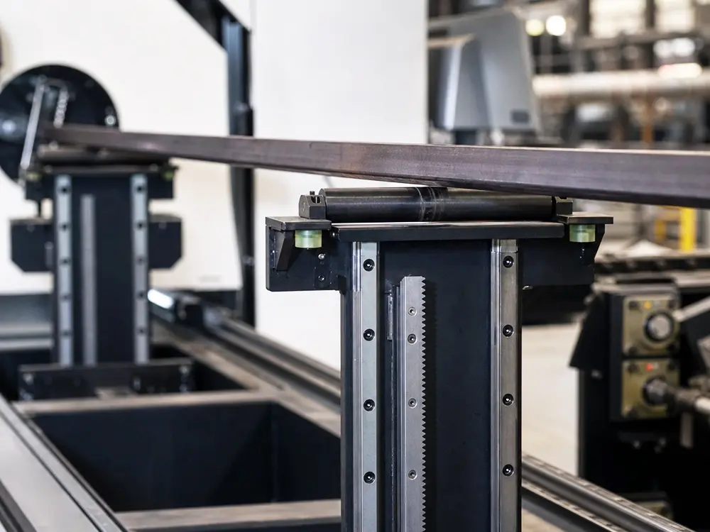 3-Chuck Fiber Laser Cutting Machine for Tubes and Profiles