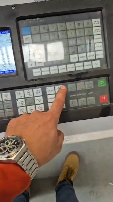 The Romanian customer is using a CNC wood lathe for processing.