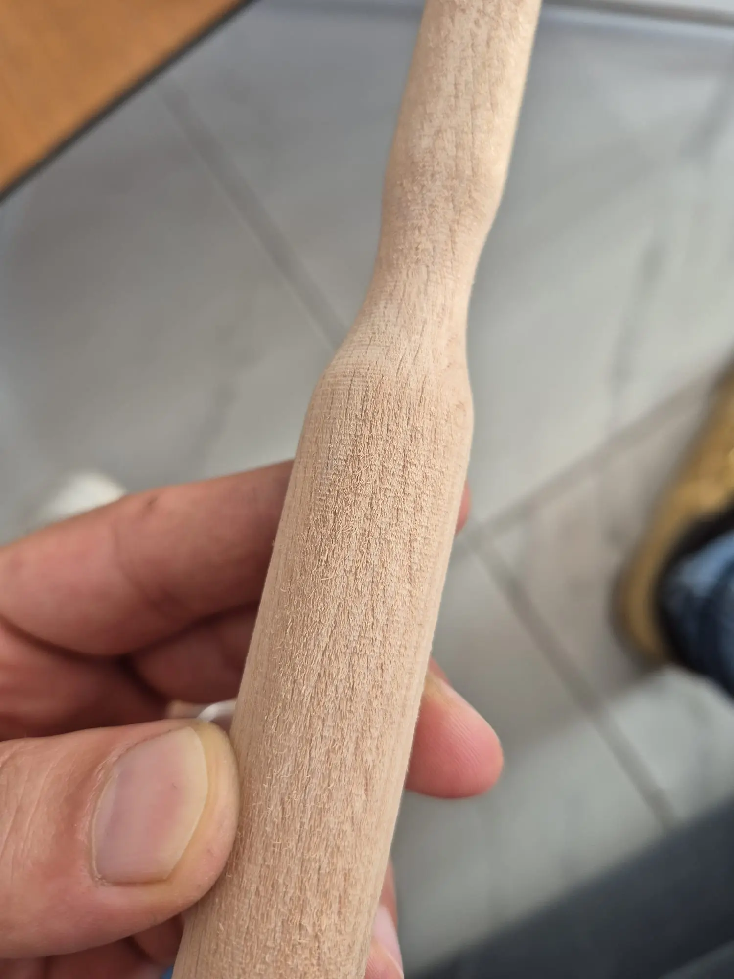 The Romanian customer is using a CNC wood lathe for processing.