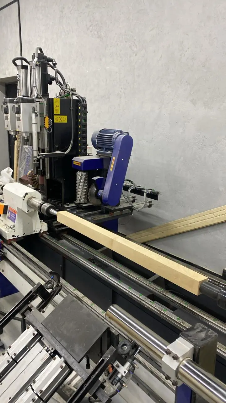 The Ukrainian customers are using 8-in-1 CNC wood lathe