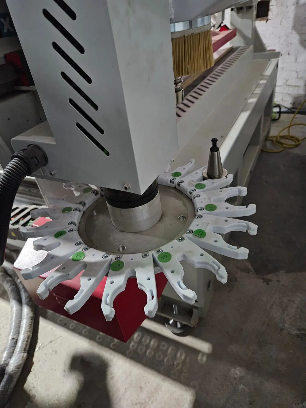 The UK customer purchased an ATC CNC wood router machine with a carousel-type tool magazine