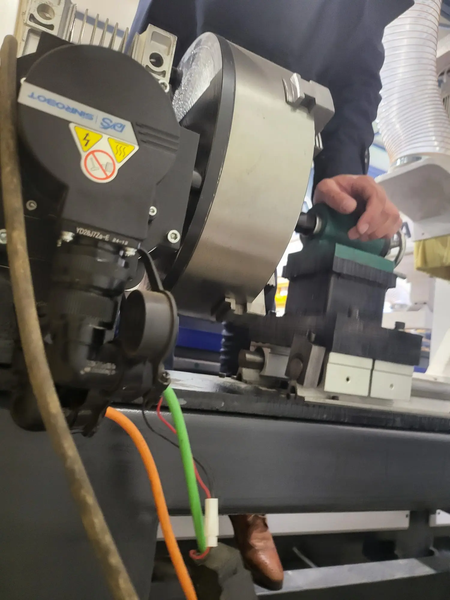 The Serbian customer purchased a CNC wood router with a rotary 4th axis