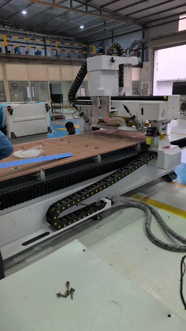 The Belgian customer is installing a 2130 CNC router machine