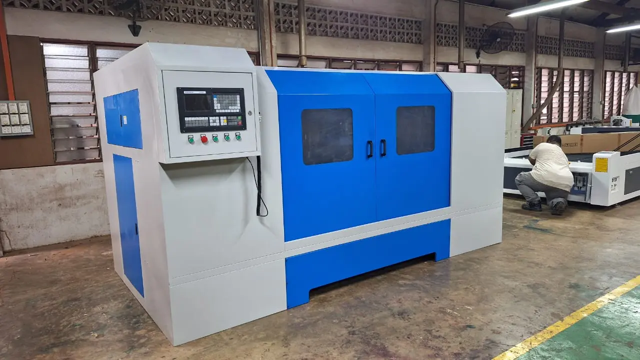 1325 CO2 laser cutter and CNC wood lathe