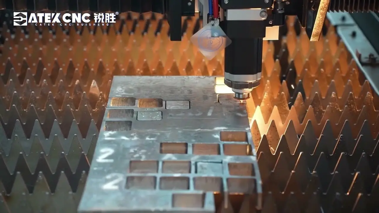 Enclosed Fiber Laser Sheet Cutting Machine with Shuttle Table