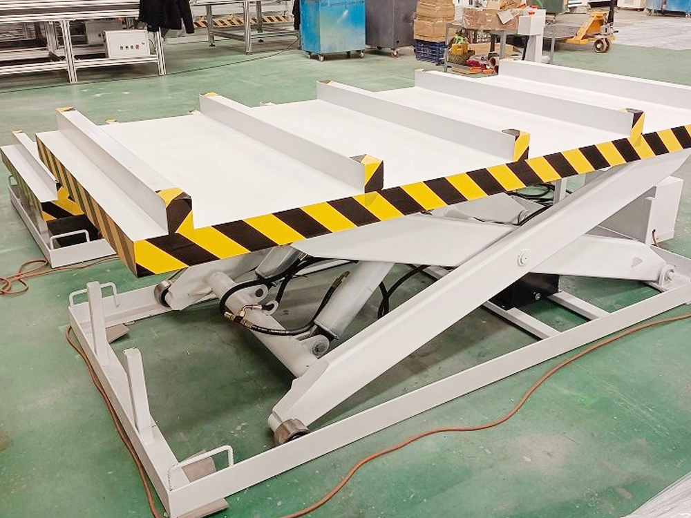 Automatic loading platform for CNC router Automatic loading platform for CNC router