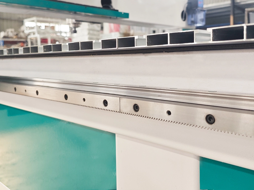 Transmission system of multi-station CNC router Transmission system of multi-station CNC router