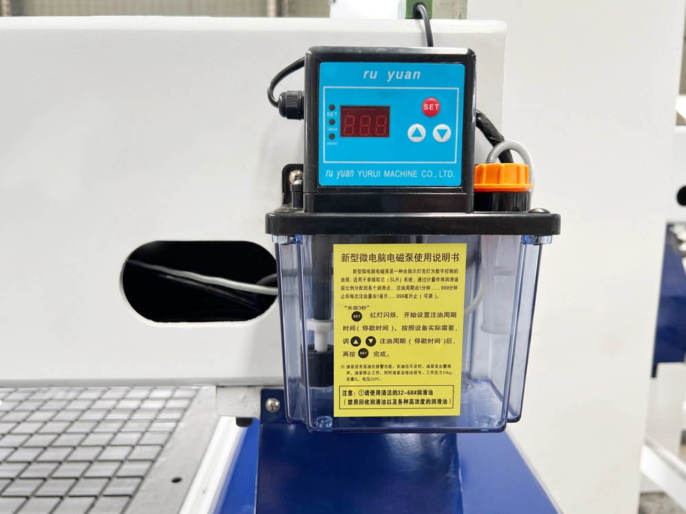 Automatic lubrication oil pot for CNC router with oscillating knife