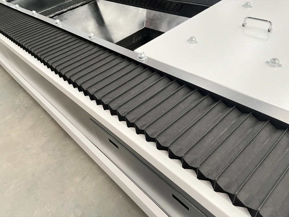 Dust cover on the motion axis of CNC fiber laser cutter Dust cover on the motion axis of CNC fiber laser cutter