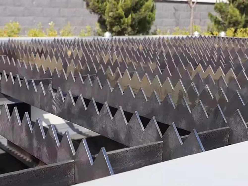 Tooth-type slats workbench for CNC plasma cutter Tooth-type slats workbench for CNC plasma cutter